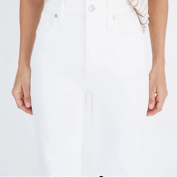 11" High-Rise Flare Jeans in Tile White 27 Petite - Picture 3 of 6